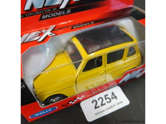 Die-cast schaalmodel renault 4 - afbeelding 3 van  5