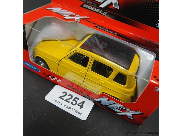 Die-cast schaalmodel renault 4 - afbeelding 4 van  5