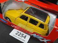Die-cast schaalmodel renault 4 - afbeelding 4 van  5