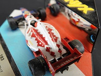 Die-cast schaalmodel van de onyx 283 arrows hart fa17 bestuurd door de nederlandse coureur jos verstappen tijdens de braziliaanse grand prix van 1996 - afbeelding 4 van  5