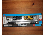 Die cast vrachtwagen met oplegger en 2 auto's vanaf 3 jaar - afbeelding 3 van  3