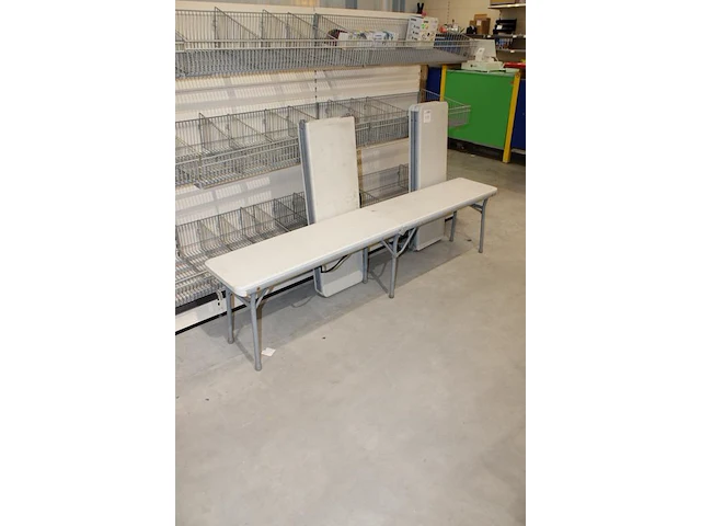 Die inklapbare campingbankjes. totale breedte uitgeklapt 183 cm - afbeelding 2 van  2