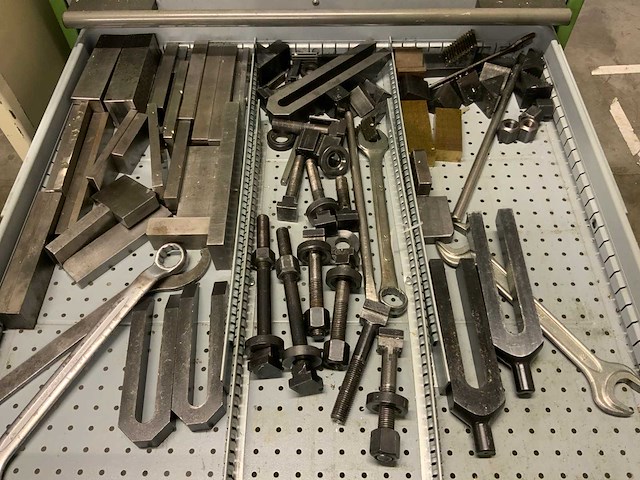 Diebold gereedschapskast met inhoud - afbeelding 3 van  13