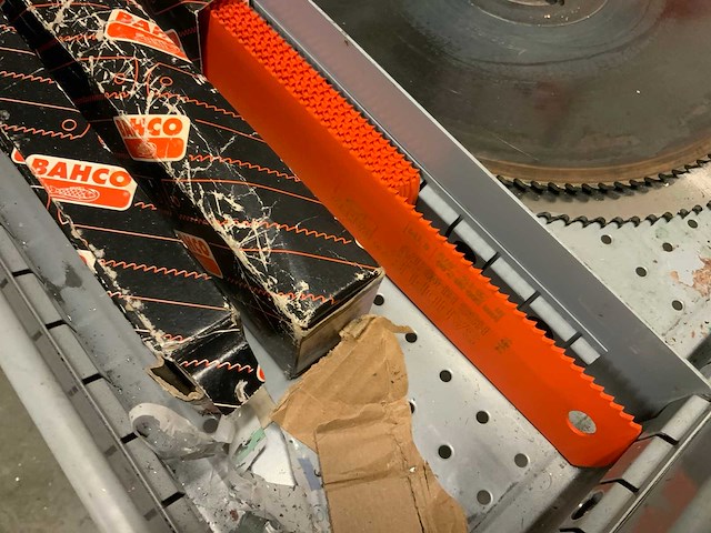 Diebold gereedschapskast met inhoud - afbeelding 13 van  13