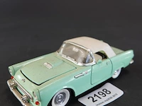 Diecast schaalmodel ford ss thunderbird van het bouwjaar 1955