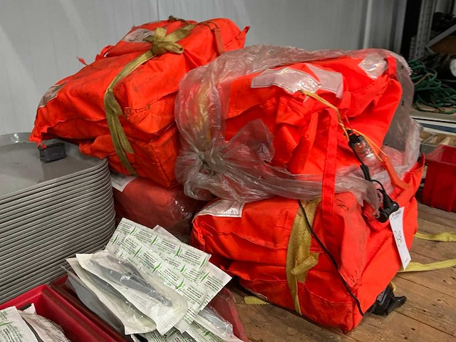 Dienbladen en divers - afbeelding 2 van  4