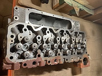 Diesel engine cylinder head - afbeelding 2 van  4