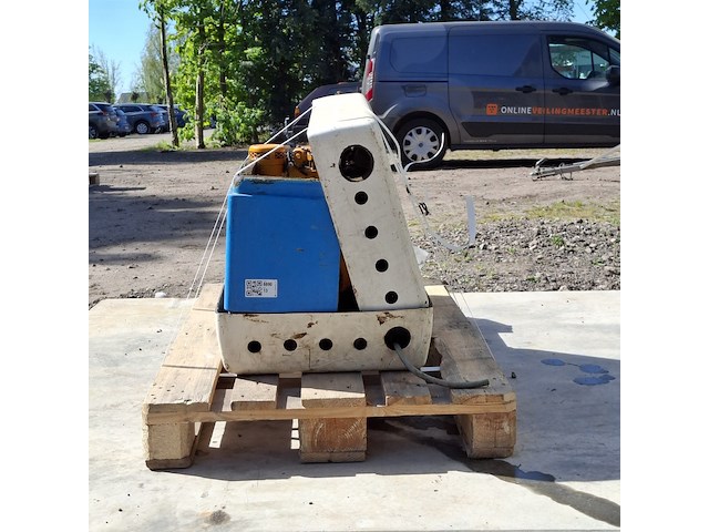 Diesel generator fuest silent - afbeelding 9 van  14