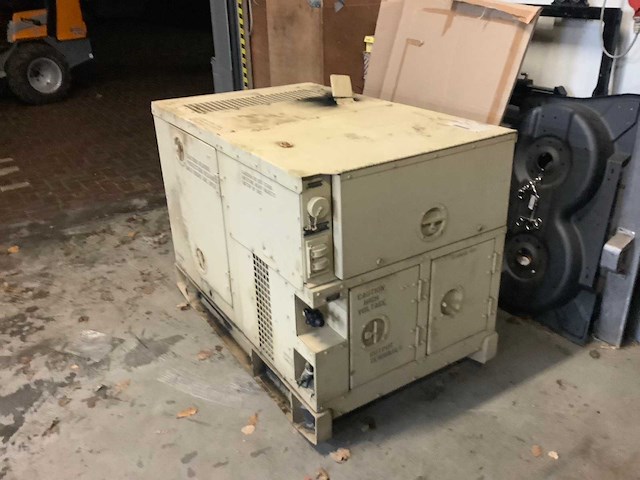 Diesel stroomgenerator - afbeelding 1 van  12