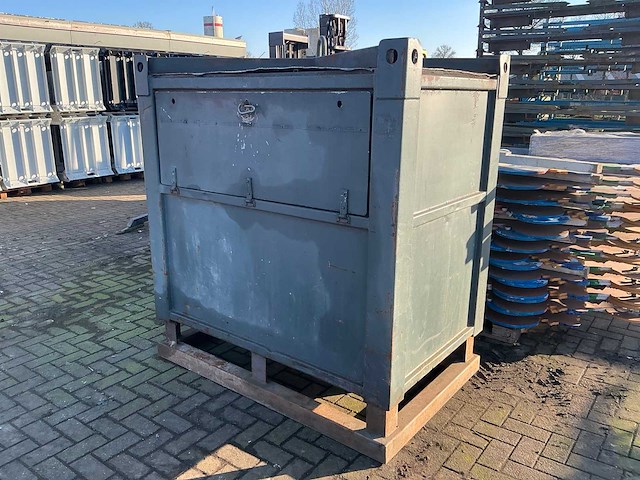 Diesel tank tankstationapparatuur +-1000l - afbeelding 1 van  8