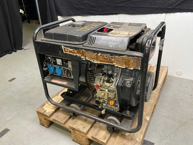 Dieselgenerator - afbeelding 1 van  14