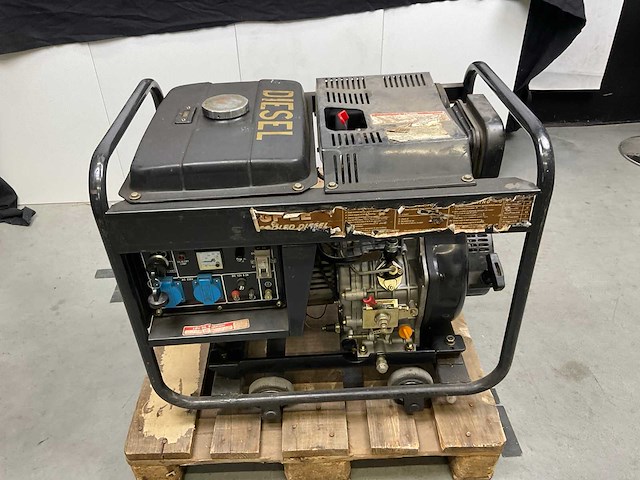 Dieselgenerator - afbeelding 7 van  14