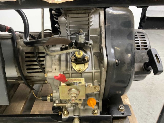 Dieselgenerator - afbeelding 12 van  14