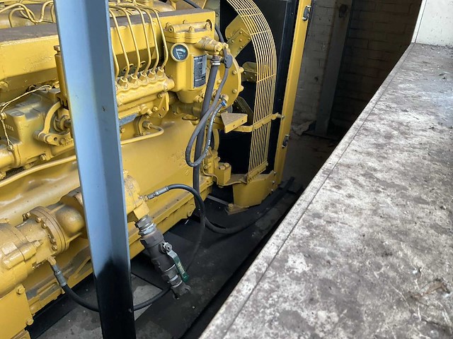 Dieselmotor caterpillar d333 (waterpomp) - afbeelding 4 van  9