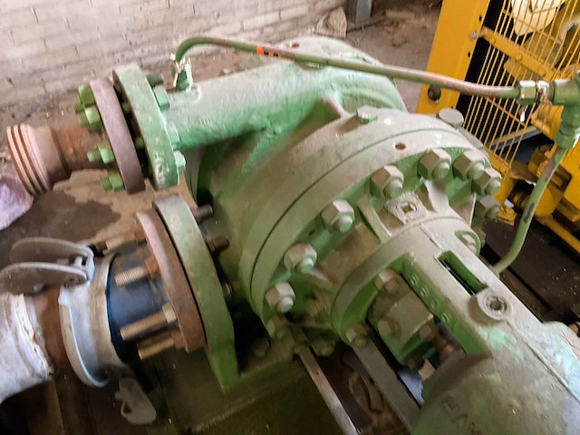 Dieselmotor caterpillar d333 (waterpomp) - afbeelding 8 van  9