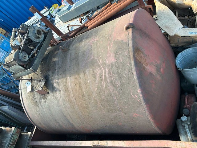 Dieselolietank - afbeelding 1 van  10