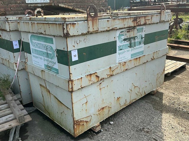 Dieseltank met handpomp (900 liter) - afbeelding 1 van  4