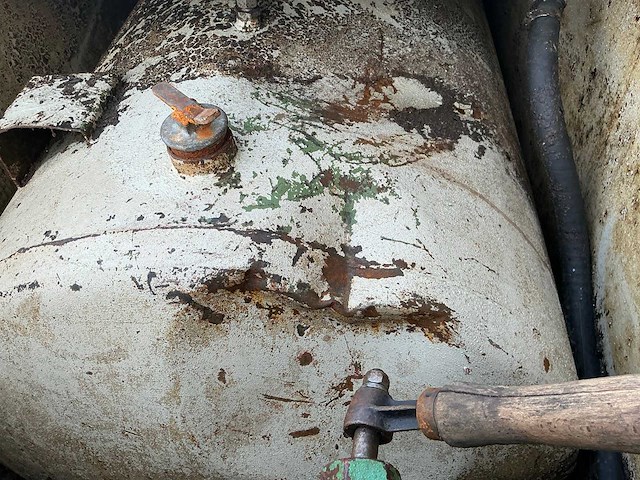 Dieseltank met handpomp (900 liter) - afbeelding 4 van  5