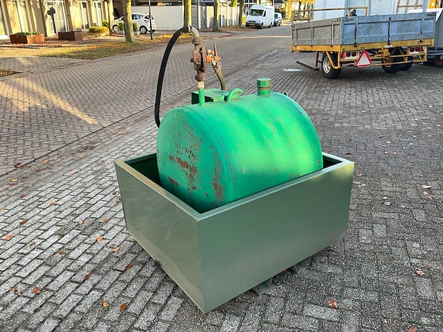 Dieseltank met lekbak - afbeelding 2 van  9