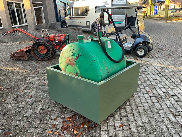 Dieseltank met lekbak - afbeelding 4 van  9