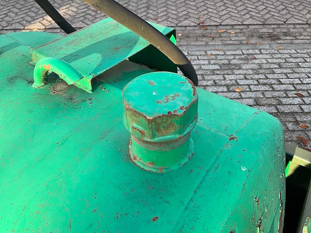 Dieseltank met lekbak - afbeelding 6 van  9