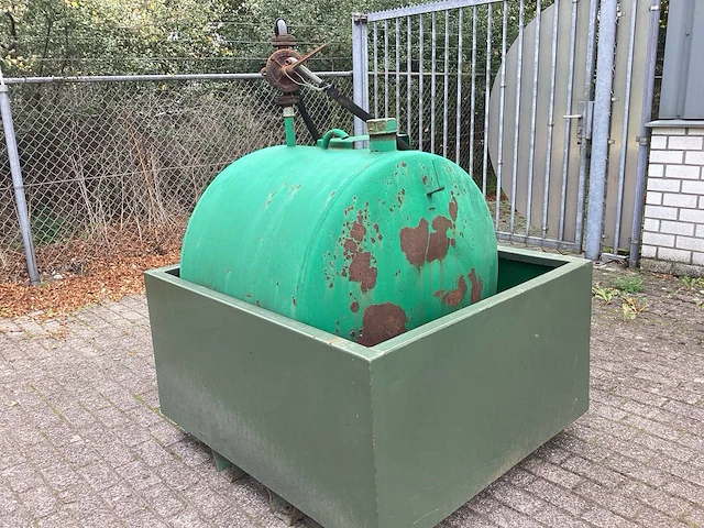 Dieseltank met lekbak - afbeelding 5 van  11