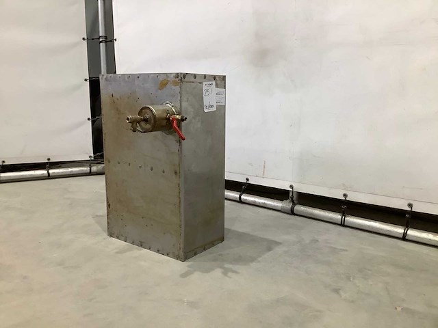 Dieseltank - afbeelding 1 van  5