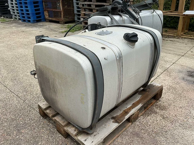 Dieseltank - afbeelding 1 van  6
