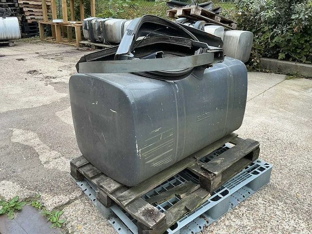 Dieseltank - afbeelding 1 van  6