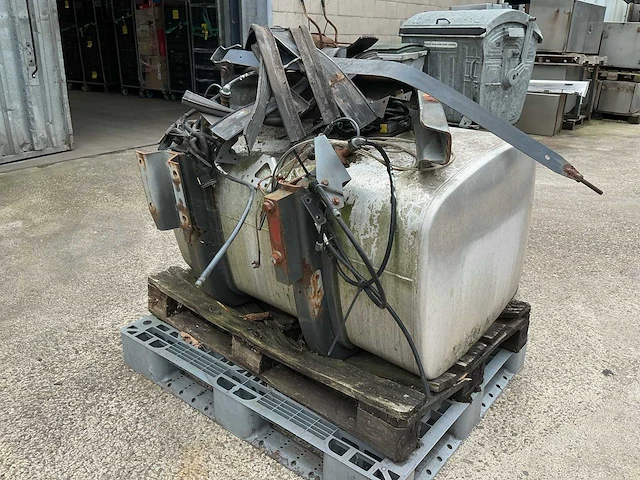 Dieseltank - afbeelding 4 van  7