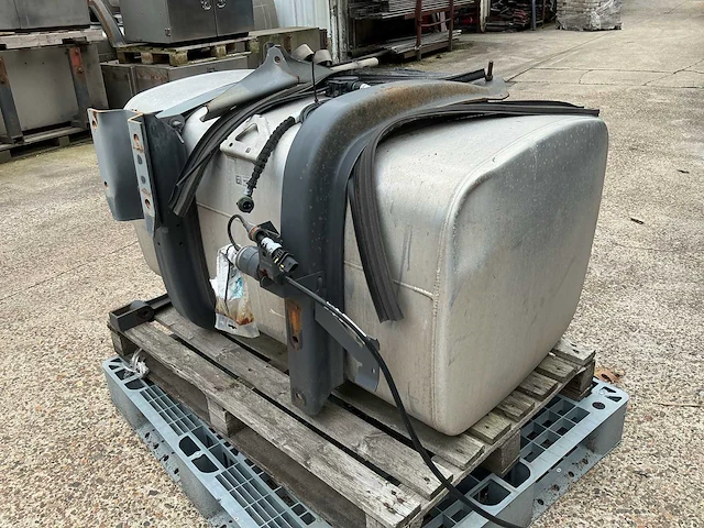 Dieseltank - afbeelding 4 van  8