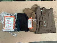 Different clothing - afbeelding 2 van  2
