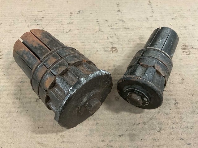 Different pipe expander (2x) - afbeelding 1 van  3