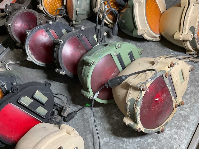 Different tail lights (5x) - afbeelding 2 van  2