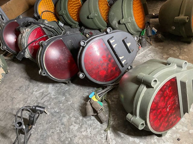 Different tail lights (5x) - afbeelding 1 van  2