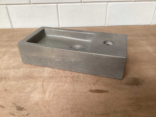 Differnz ethan toiletfontein beton (5x) - afbeelding 1 van  4