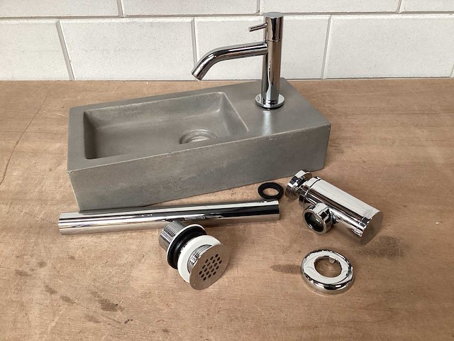 Differnz ethan toiletfontein met chroom garnituur, complete set - afbeelding 1 van  4