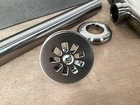 Differnz ethan toiletfontein met mat rvs garnituur, complete set - afbeelding 5 van  7