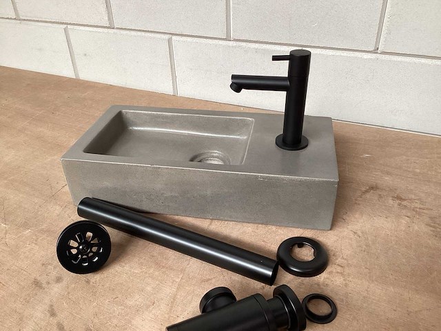 Differnz ethan toiletfontein met matzwart garnituur, complete set - afbeelding 4 van  4