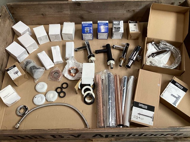 Differnz mix kavel diverse sanitair - afbeelding 1 van  5