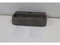 Differnz ovale fontein beton donker grijs - afbeelding 2 van  3