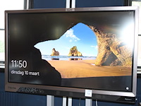 Digiboard prowise proline+ 65 inch ultra hd multi touchscreen op verrijdbaar in hoogte verstelbaar onderstel.