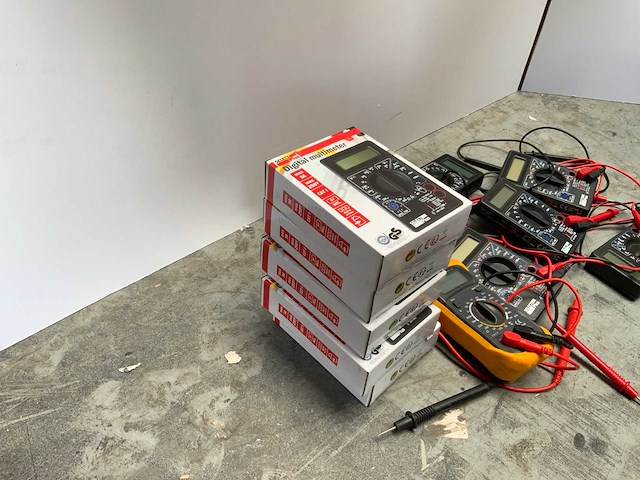 Digital multimeter - overige meetgereedschap (11x) - afbeelding 5 van  5