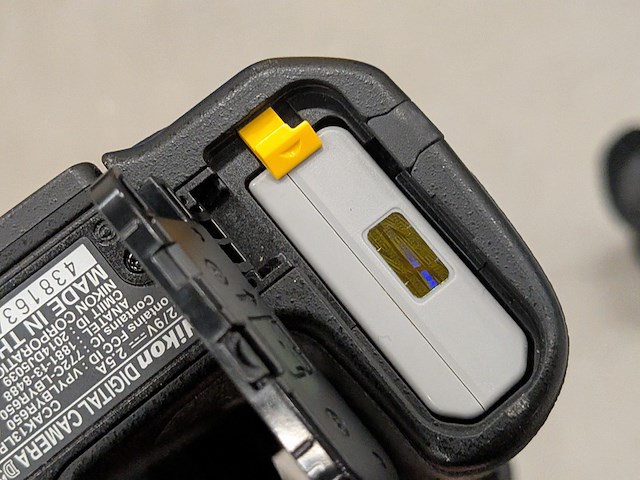 Digitale spiegelreflex camera met extra lens en statief nikon, d5500 - afbeelding 9 van  18