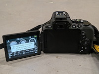 Digitale spiegelreflex camera met extra lens en statief nikon, d5500 - afbeelding 14 van  18