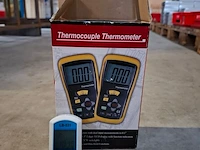 Digitale thermometer met barometer