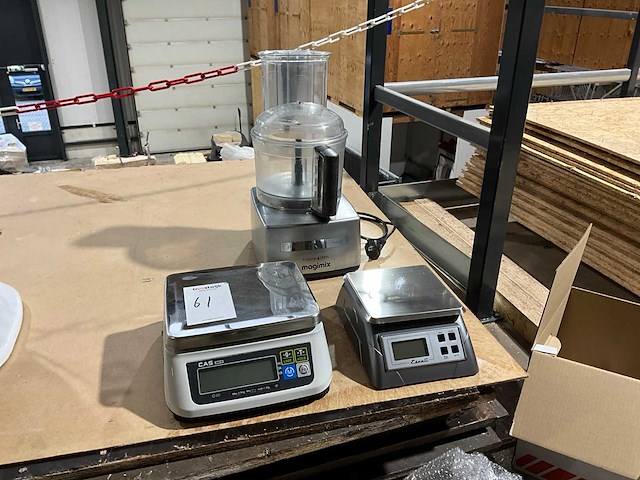 Digitale weegschaal en keukenrobot (2x) - afbeelding 1 van  4