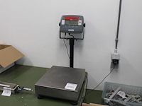 Digitale weegschaal ohaus defender 3000. - afbeelding 1 van  3