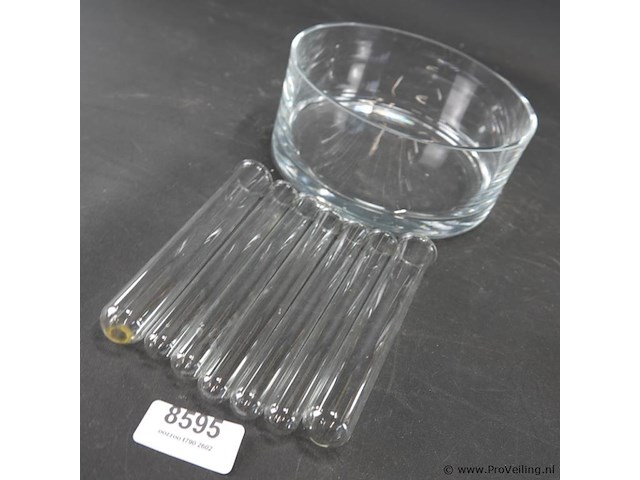 Dikwandige schaal met bloemampulvaasjes - afbeelding 1 van  5