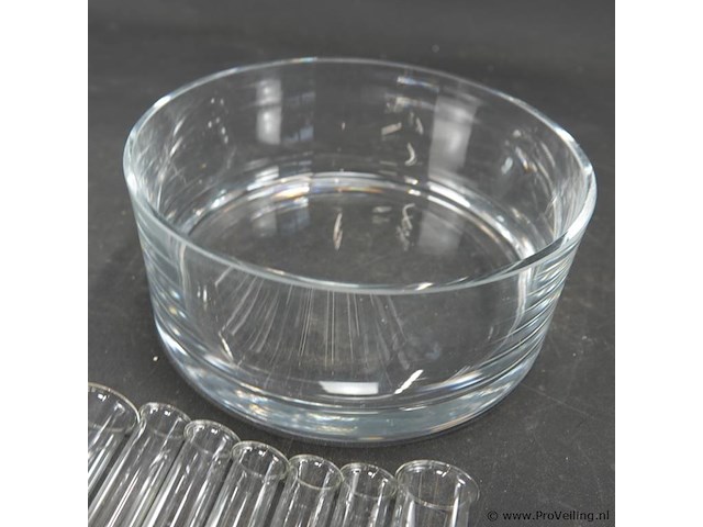 Dikwandige schaal met bloemampulvaasjes - afbeelding 4 van  5